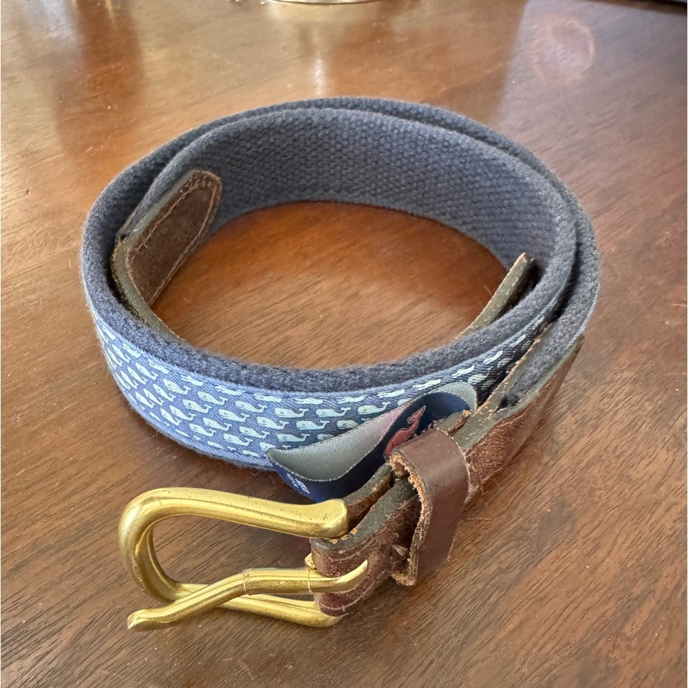 Men’s Vineyard Vines whale print belt